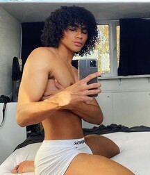 barely clad longhairs twink guys cute skin 5eda7c54d1ff3.jpg