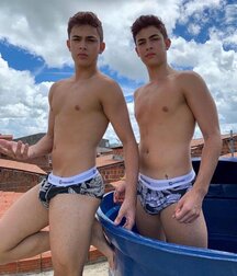 shirtless teens twink sexy 5ee907f4123bd.jpg