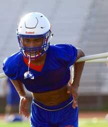 football crop tops twinks porn 5eff55f650818.jpg