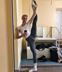 artistic bulges boys porn 5f0c43bfbf512.jpg
