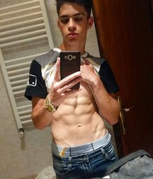 selfies twinks 5f33e3cab6aca.jpg