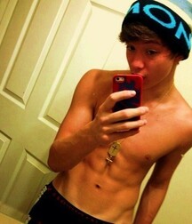 selfies twinks 5f33e3cf3fe26.jpg