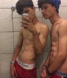 selfies twinks