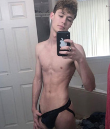 selfies twinks 5f33e3e22f250.jpg