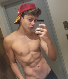selfies twinks 5f33e3e730a50.jpg