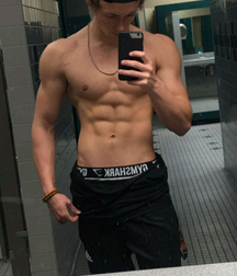 selfies twinks 5f33e3eeadd82.png