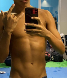 selfies twinks 5f33e3f220aae.png