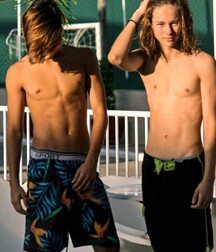 duo buds gay tube 5f445fb612d01.jpg