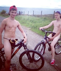 bare -chested boys gay tube porn selfies 5f5a2e2a94992.jpg