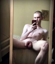 gay tube nude selfies 5f6f31080a132.jpg