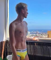 sweet shirtless boys gay tube 5f70af96bf965.jpg