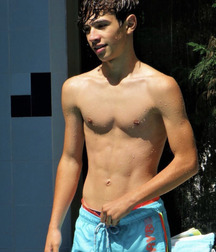 sweet shirtless boys gay tube 5f70afb32df4a.jpg