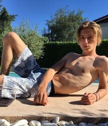 pool boys gay teen tube twinks 5f74a38a1e32a.jpg