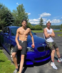 bro and bro gay tube 5fafec9a4a5d0.jpg
