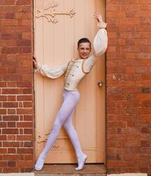 bulging twinks porn 5fc6e51428434.jpg