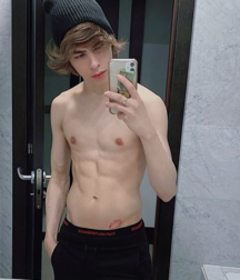 twinkie selfies gay tube best mix 5ffb4981e778e.png