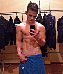 gay tube selfie sticks 6022cb80e6a42.jpg