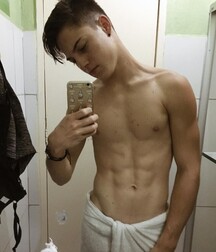 gay tube selfie sticks 6022cb82d2df3.jpg