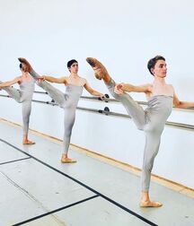 bulging ballet boys twinks tube 60410020a9f7a.jpg