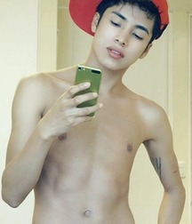 selfies snapshots gay tube 6045952f4ee73.jpg