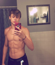 selfies snapshots gay tube 6045954045073.png