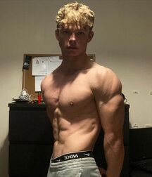 twinks porn posing 604a5ac858d32.jpg
