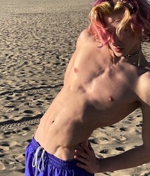 twinks porn posing 604a5acb9a52d.jpg