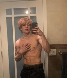 selfie twinks best cute gay tube 605b2f5a474fd.jpg