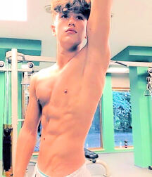 Delicious twinks selfies gay tube return 606a382cc3413.jpg