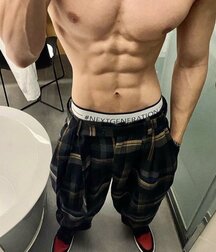 Delicious twinks selfies gay tube return 606a38365f348.jpg