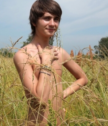 TW Twink Porn - sunny field  60c31de5cd889.jpg