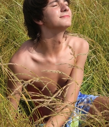 TW Twink Porn - sunny field  60c31df6b3f4f.jpg