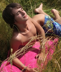 TW Twink Porn - sunny field  60c31ea6802d3.jpg