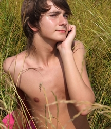 TW Twink Porn - sunny field  60c31f2af2973.jpg