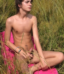 TW Twink Porn - sunny field  60c31fcacce76.jpg