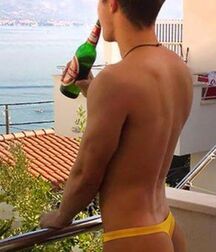 smooth guys, shirtless .. models .. 6109a57c27979.jpg