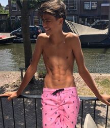 smooth guys, shirtless .. models .. 6109a58a4e9cc.jpg
