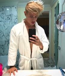 Sexy And Hot - Alam Wernick - Twink Tube 611fcf0ad0752.jpg