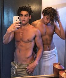 Selfies With Towel Twink Tube Guys 61ba120b000d9.jpg