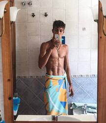 Selfies With Towel Twink Tube Guys 61ba121b2efbd.jpg