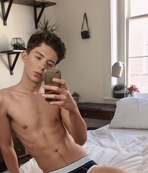 Cute Boys in Underpants GayBoysTube Selfies 61bf8d246aff2.jpg