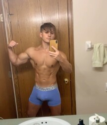 Cute Boys in Underpants Twink Tube Selfies Mirror 61cb60c164324.jpg