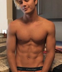 Cute Boys in Underpants Twink Tube Selfies Mirror 61cb60e6eef6b.png