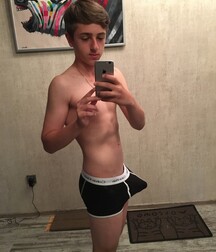 Cute Boys in Underpants Twink Tube Selfies Mirror 61cb6145544d3.jpg