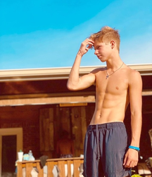 Shirtless Boys Twink Tube 60cb6f68a1dcc.png