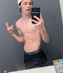 mirror selfies twink tube porn 60d3f33fb1bd8.jpg