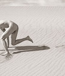 A Plethora Of  Random Black And White Images 60f0df09a8ff3.jpg