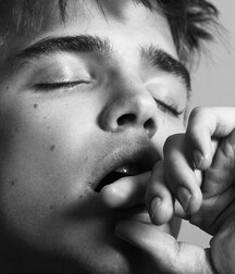 A Plethora Of  Random Black And White Images 60f0df155e29e.jpg