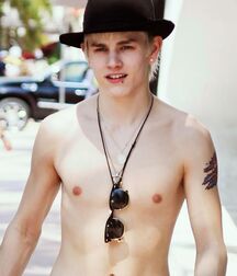 Luke Worrall Bad Boy Supper Model 610730e62f470.jpg
