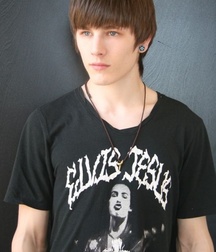 Luke Worrall Bad Boy Supper Model 610733fcd1452.jpg